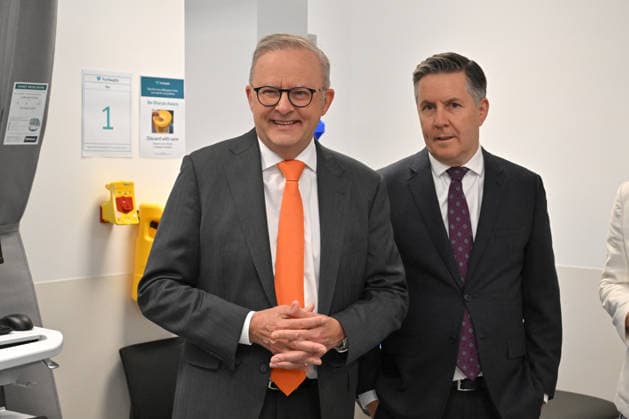 ANTHONY ALBANESE MEDICARE CLINIC VISIT, Prime Minister Anthony Albanese and Minister for Health Mark Butler visit the newly opened Marrickville Medicare Urgent Care Clinic in Sydney, Thursday, December 11, 2025. ( NO ARCHIVING SYDNEY NEW SOUTH WALES AUSTRALIA  Copyright: xMICKxTSIKASx 20251211181745282804