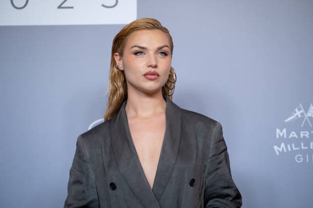 Esquire Men Of The Year Awards in Madrid, Spain - 10 Dec 2025 Mirela Balic attends Esquire Men Of The Year Awards at Real Casino de Madrid. Madrid Spain Copyright: xAtilanoxGarciax xSOPAxImagesx photo02840