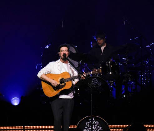 Mumford and Sons at The O2 Arena on their Rushmere Tour 10th December 2025 Marcus Mumford of Mumford and Sons at The O2 Arena, London United Kingdom on their Rushmere Tour 10th December 2025, Credit:Ray Hill Avalon  Copyright: xRayxHillx xAvalonx 1058272861