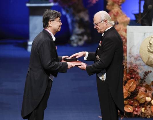 Nobel award ceremony Professor Shimon Sakaguchi (L) of the University of Osaka receives the Nobel Prize in physiology or medicine from King Carl XVI Gustaf of Sweden during an award ceremony at Stockholm Concert Hall in Stockholm on Dec. 10, 2025.  A14AA0005107493P