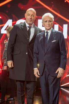 ABBleipzig: Der Graf Unheilig und Jose Carreras auf der Buehne Teilnehmer Gast bei der 31.Jose Carreras Gala in der Media City Leipzig, am 10.12.25 Sachsen Deutschland