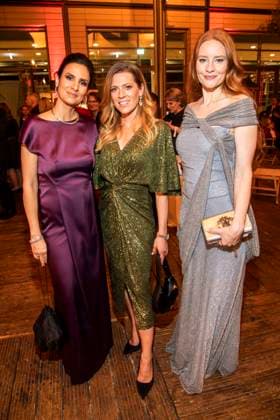 ABBleipzig: Maja Weber, Nele Kiper und Barbara Meier auf der Buehne Teilnehmer Gast bei der 31.Jose Carreras Gala in der Media City Leipzig, am 10.12.25 Sachsen Deutschland