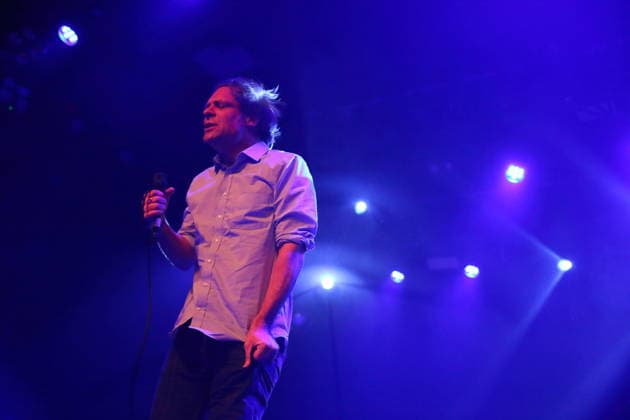 John Maus bei einem Konzert im Astra Kulturhaus in Berlin, 10. Dezember 2025. John Maus Konzert Berlin