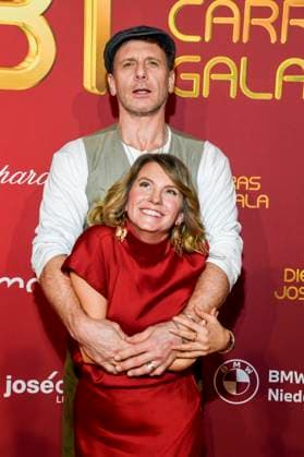 ABBleipzig: Luise Bähr Baehr mit Hendrik Duryn Schauspieler zu Gast auf dem roten Teppich bei der 31.Jose Carreras Gala in der Media City Leipzig, am 10.12.25 Sachsen Deutschland