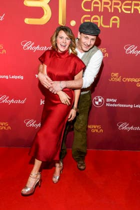 ABBleipzig: Luise Bähr Baehr mit Hendrik Duryn Schauspieler zu Gast auf dem roten Teppich bei der 31.Jose Carreras Gala in der Media City Leipzig, am 10.12.25 Sachsen Deutschland