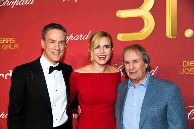 ABBleipzig: Sven Lorig, Stephanie Müller-Spirra Moderatoren mit Chris de Burgh Saenger zu Gast auf dem roten Teppich bei der 31.Jose Carreras Gala in der Media City Leipzig, am 10.12.25 Sachsen Deutschland