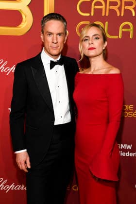 ABBleipzig: Sven Lorig, Stephanie Müller-Spirra Moderatoren zu Gast auf dem roten Teppich bei der 31.Jose Carreras Gala in der Media City Leipzig, am 10.12.25 Sachsen Deutschland