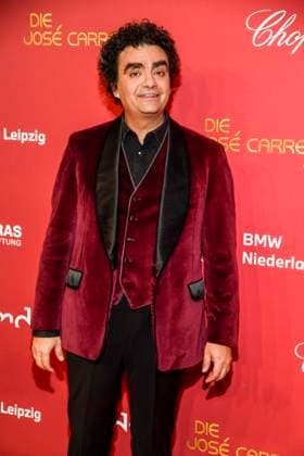 ABBleipzig: Rolando Villazon Saenger zu Gast auf dem roten Teppich bei der 31.Jose Carreras Gala in der Media City Leipzig, am 10.12.25 Sachsen Deutschland