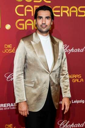 ABBleipzig: Jonathan Tetelman Saenger zu Gast auf dem roten Teppich bei der 31.Jose Carreras Gala in der Media City Leipzig, am 10.12.25 Sachsen Deutschland