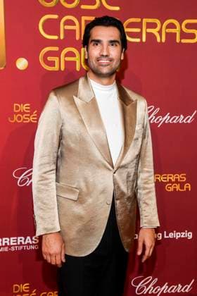 ABBleipzig: Jonathan Tetelman Saenger zu Gast auf dem roten Teppich bei der 31.Jose Carreras Gala in der Media City Leipzig, am 10.12.25 Sachsen Deutschland