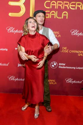 ABBleipzig: Luise Bähr und Hendrik Duryn Schauspieler zu Gast auf dem roten Teppich bei der 31.Jose Carreras Gala in der Media City Leipzig, am 10.12.25 Sachsen Deutschland