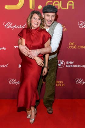 ABBleipzig: Luise Bähr und Hendrik Duryn Schauspieler zu Gast auf dem roten Teppich bei der 31.Jose Carreras Gala in der Media City Leipzig, am 10.12.25 Sachsen Deutschland