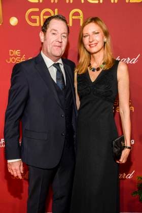 ABBleipzig: Jürgen Juergen Tonkel und Ina Schauspieler zu Gast auf dem roten Teppich bei der 31.Jose Carreras Gala in der Media City Leipzig, am 10.12.25 Sachsen Deutschland