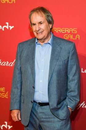 ABBleipzig: Chris de Burgh Saenger zu Gast auf dem roten Teppich bei der 31.Jose Carreras Gala in der Media City Leipzig, am 10.12.25 Sachsen Deutschland