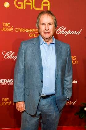 ABBleipzig: Chris de Burgh Saenger zu Gast auf dem roten Teppich bei der 31.Jose Carreras Gala in der Media City Leipzig, am 10.12.25 Sachsen Deutschland
