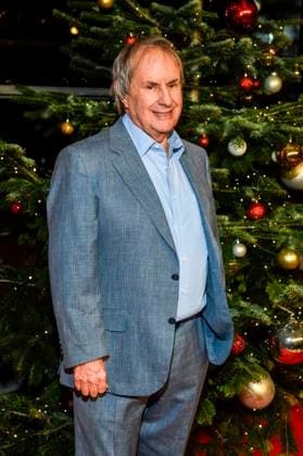 ABBleipzig: Chris de Burgh Saenger zu Gast auf dem roten Teppich bei der 31.Jose Carreras Gala in der Media City Leipzig, am 10.12.25 Sachsen Deutschland