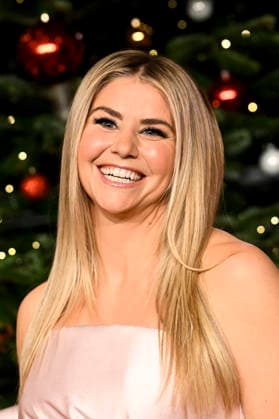 ABBleipzig: Beatrice Egli Saengerin zu Gast auf dem roten Teppich bei der 31.Jose Carreras Gala in der Media City Leipzig, am 10.12.25 Sachsen Deutschland