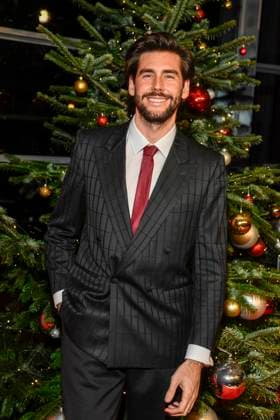 ABBleipzig: Ãlvaro Soler Saenger zu Gast auf dem roten Teppich bei der 31.Jose Carreras Gala in der Media City Leipzig, am 10.12.25 Sachsen Deutschland
