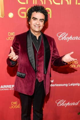 ABBleipzig: Rolando Villazon Saenger zu Gast auf dem roten Teppich bei der 31.Jose Carreras Gala in der Media City Leipzig, am 10.12.25 Sachsen Deutschland