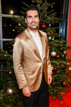 ABBleipzig: Jonathan Tetelman Saenger zu Gast auf dem roten Teppich bei der 31.Jose Carreras Gala in der Media City Leipzig, am 10.12.25 Sachsen Deutschland