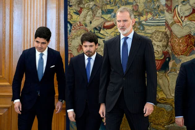 King Felipe VI in audience with a delegation from the Board of Directors and principal shareholders of Agenda Publica. King Felipe VI of Spain receives in audience a delegation from the Board of Directors and principal shareholders of Agenda Publica. December 11, 2025. (ALTERPHOTOS Acero) MadridSpain  Copyright: xAcerox