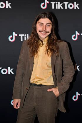 STOCKHOLM, SWEDEN 20251211 Isak Löb known as his character Fjortisper arrives at this years Year on TikTok event at Stockholms Gasverk STOCKHOLM SWEDEN x10050x  Copyright: xPontusxLundahl TTx YEAR ON TIKTOK OmwWFXNtlgY