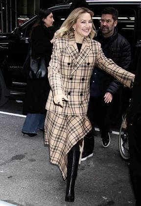 NEW YORK, NY- DECEMBER 10: Kate Hudson seen arriving at the screening on Song Sung Blue at the Robin Williams Center-SAG-AFTRA Foundation in New YorkCity on December 10, 2025. Copyright: xRWx