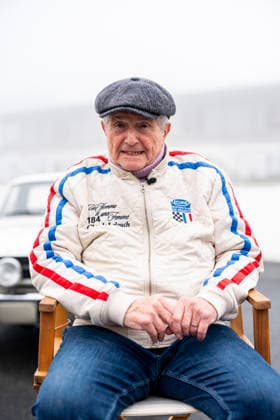 Exclusive Claude Lelouch C Lelouch and F Allain Vintage Mecanic celebrate the 60th anniversary of the filming of Un homme et une femme at the Linas Montlhéry Autodrome, December 11, 2025 If the film won the Palme dor at the Cannes Film Festival in 1966, the Oscar for Best Foreign Film in 1967 and for Best Original Screenplay, one of the films mythical elements is the Ford Mustang 145 In wanting to tell a love story like there is in life, and not like there is in cinema, in Claude Lelouchs own words, the director made cinema history with actors J L Trintignant and A Aimée With a budget of 470,000 francs and shot in black and white, the film magnifies the town of Deauville, making the Normandy seaside resort as legendary as this world-famous Copyright: xPierrexPerusseaux xBestimagexPierrexPerusseaux xBestimagex