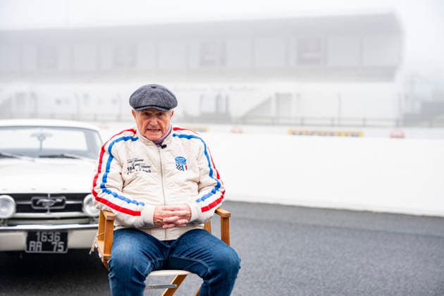 Exclusive Claude Lelouch C Lelouch and F Allain Vintage Mecanic celebrate the 60th anniversary of the filming of Un homme et une femme at the Linas Montlhéry Autodrome, December 11, 2025 If the film won the Palme dor at the Cannes Film Festival in 1966, the Oscar for Best Foreign Film in 1967 and for Best Original Screenplay, one of the films mythical elements is the Ford Mustang 145 In wanting to tell a love story like there is in life, and not like there is in cinema, in Claude Lelouchs own words, the director made cinema history with actors J L Trintignant and A Aimée With a budget of 470,000 francs and shot in black and white, the film magnifies the town of Deauville, making the Normandy seaside resort as legendary as this world-famous Copyright: xPierrexPerusseaux xBestimagexPierrexPerusseaux xBestimagex