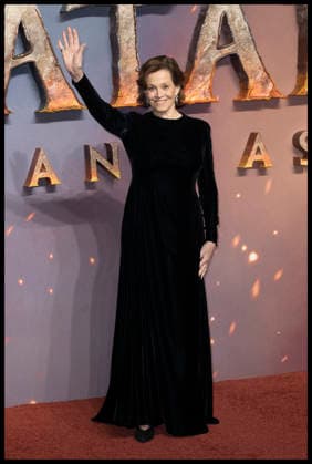 . 11 12 2025. London, United Kingdom. Sigourney Weaver arriving at the Avatar: Fire and Ash premiere in London.  xStephenxLockx xi-Imagesx IIM-26449-0016