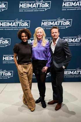 3. Peemöllers Heimat-Talk Dennenesch ZoudÃ (Zoude), Ilka Peemöller, Roman Knizka 3. Peemöllers Heimat-Talk im DRIVE. Volkswagen Group Forum in Berlin am 17.11.2025 Copyright: xEventpressxRadkex