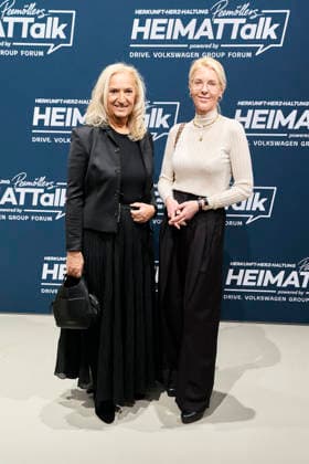 3. Peemöllers Heimat-Talk Michaela Mumm-von Oldenburg, Anna Kimmerle 3. Peemöllers Heimat-Talk im DRIVE. Volkswagen Group Forum in Berlin am 17.11.2025 Copyright: xEventpressxRadkex