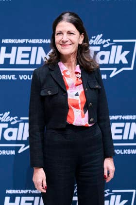 3. Peemöllers Heimat-Talk Liane Scheinert 3. Peemöllers Heimat-Talk im DRIVE. Volkswagen Group Forum in Berlin am 17.11.2025 Copyright: xEventpressxRadkex