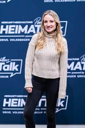 3. Peemöllers Heimat-Talk Vanessa Eichholz 3. Peemöllers Heimat-Talk im DRIVE. Volkswagen Group Forum in Berlin am 17.11.2025 Copyright: xEventpressxRadkex