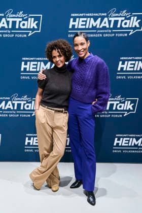 3. Peemöllers Heimat-Talk Dennenesch Zoude und Annabelle Mandeng 3. Peemöllers Heimat-Talk im DRIVE. Volkswagen Group Forum in Berlin am 17.11.2025 Copyright: xEventpressxRadkex