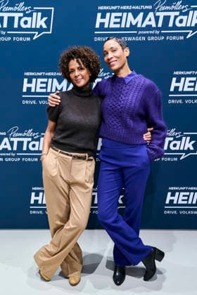3. Peemöllers Heimat-Talk Dennenesch Zoude und Annabelle Mandeng 3. Peemöllers Heimat-Talk im DRIVE. Volkswagen Group Forum in Berlin am 17.11.2025 Copyright: xEventpressxRadkex