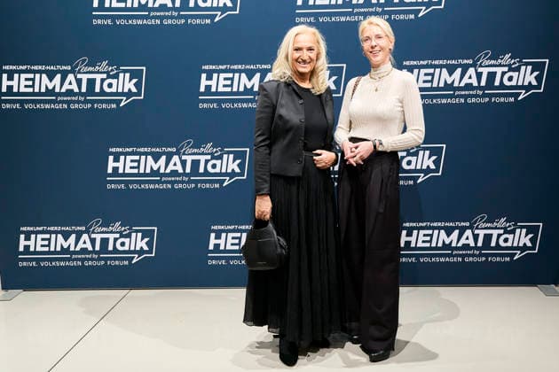 3. Peemöllers Heimat-Talk Michaela Mumm-von Oldenburg, Anna Kimmerle 3. Peemöllers Heimat-Talk im DRIVE. Volkswagen Group Forum in Berlin am 17.11.2025 Copyright: xEventpressxRadkex