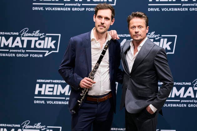 3. Peemöllers Heimat-Talk Julius Engelbach , Roman Knizka 3. Peemöllers Heimat-Talk im DRIVE. Volkswagen Group Forum in Berlin am 17.11.2025 Copyright: xEventpressxRadkex