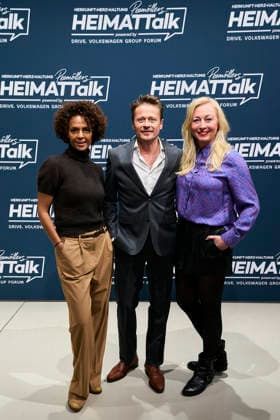 3. Peemöllers Heimat-Talk Dennenesch ZoudÃ (Zoude), Ilka Peemöller, Roman Knizka 3. Peemöllers Heimat-Talk im DRIVE. Volkswagen Group Forum in Berlin am 17.11.2025 Copyright: xEventpressxRadkex