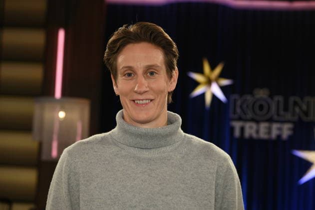 Fußball Nationaltorhüterin Ann-Katrin Berger zu Gast in der WDR Talkshow Kölner Treff
