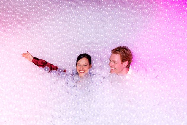 Eröffnung - Bubble Planet Das Erlebnismuseum - Nadja Jo Klapper und Johannes Heinrichs bei der Eröffnung Bubble Planet Das Erlebnismuseum für alle Sinne in der Arena Berlin am 11.12.2025. Copyright: xEventpressxKochanx