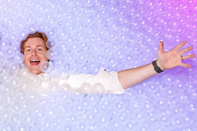 Eröffnung - Bubble Planet Das Erlebnismuseum - Johannes Heinrichs bei der Eröffnung Bubble Planet Das Erlebnismuseum für alle Sinne in der Arena Berlin am 11.12.2025. Copyright: xEventpressxKochanx