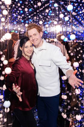 Eröffnung - Bubble Planet Das Erlebnismuseum - Nadja Jo Klapper und Johannes Heinrichs bei der Eröffnung Bubble Planet Das Erlebnismuseum für alle Sinne in der Arena Berlin am 11.12.2025. Copyright: xEventpressxKochanx