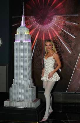 RECORD DATE NOT STATED Zara Larsson visits the Empire State Building in Celebration of iHeartRadio Z100™s Jingle Ball Presented by Capital One. (NEW) Zara Larsson visits the Empire State Building in Celebration of iHeartRadio Z100™s Jingle Ball Presented by Capital One. New York, USA. Zara Larsson, the GRAMMY-nominated and multi-platinum artist, visits the Empire State Building in honor of iHeartRadio Z100™s Jingle Ball Presented by Capital One. Credit: Jeff Rivera The News2 (Foto: Jeff Rivera Thenews2 imago images) Zara Larsson visits the Empire State Building in Celebration of iHeartRadio Z100™s Jingle Ball Presented by Capital One.  Copyright: xJeffxRiverax