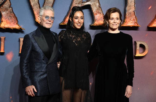 Avatar Fire And Ash UK Premiere at BFI IMAX Waterloo in London - 11 Dec 2025 Stephen Lang, Oona Chaplin and Sigourney Weaver attend the Avatar Fire And Ash UK Premiere at BFI IMAX Waterloo. London United Kingdom Copyright: xFredxDuvalx xSOPAxImagesx FD_Avatar_03