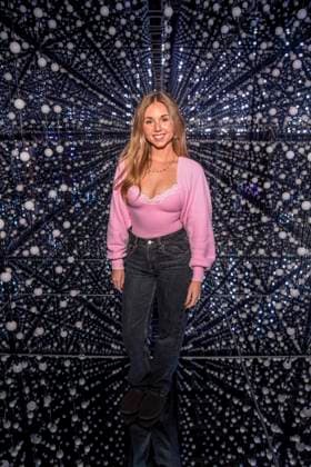 ABBberlin: Dalia Mya zu Gast bei der Eroeffnung von Bubble Planet Das Erlebnismuseum fuer alle Sinne in der Arena Berlin 11.12.2025 Berlin Deutschland