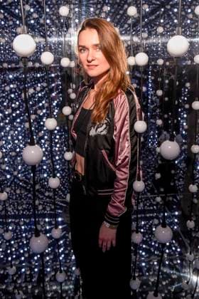ABBberlin: Josephin Busch Schauspielerin zu Gast bei der Eroeffnung von Bubble Planet Das Erlebnismuseum fuer alle Sinne in der Arena Berlin 11.12.2025 Berlin Deutschland