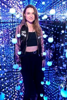 ABBberlin: Josephin Busch Schauspielerin zu Gast bei der Eroeffnung von Bubble Planet Das Erlebnismuseum fuer alle Sinne in der Arena Berlin 11.12.2025 Berlin Deutschland