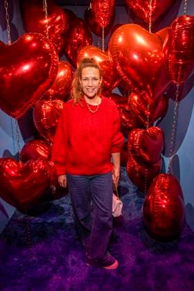 ABBberlin: Alexandra Neldel Schauspielerin zu Gast bei der Eroeffnung von Bubble Planet Das Erlebnismuseum fuer alle Sinne in der Arena Berlin 11.12.2025 Berlin Deutschland