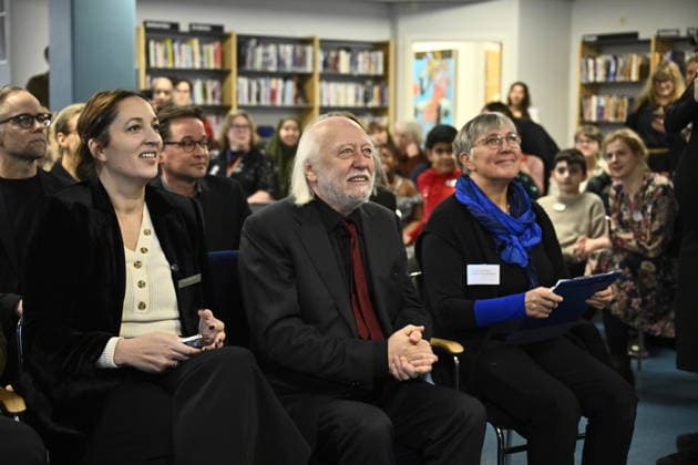 STOCKHOLM, SWEDEN 20251212 Nobel Laureate in Literature Laszlo Krasznahorkai visits Rinkeby Library to meet children who have read about his writing STOCKHOLM SWEDEN x10430x  Copyright: xChristinexOlsson TTx NOBEL 2025 RINKEBY BKRqTHFEoR0